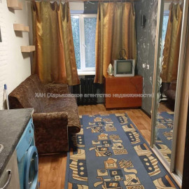 Продам квартиру, 23 Августа ул. , 15 кім., 14 м², косметический ремонт