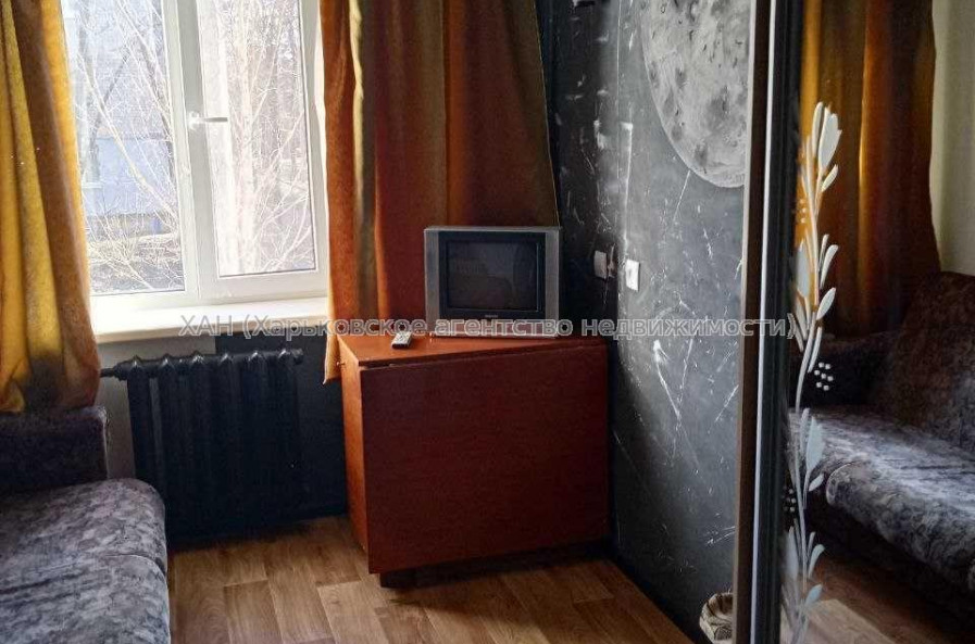 Продам квартиру, 23 Августа ул. , 15  ком., 14 м², косметический ремонт 