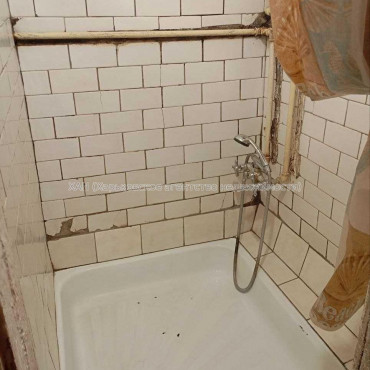 Продам квартиру, 23 Августа ул. , 15 кім., 14 м², косметический ремонт 