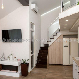 Продам квартиру, Белобровский пер. , 2 кім., 62 м², авторский дизайн