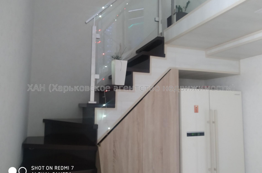Продам квартиру, Белобровский пер. , 3 кім., 62 м², авторский дизайн 