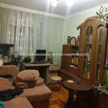 Продам квартиру, Салтовское шоссе , 3  ком., 64 м², косметический ремонт 