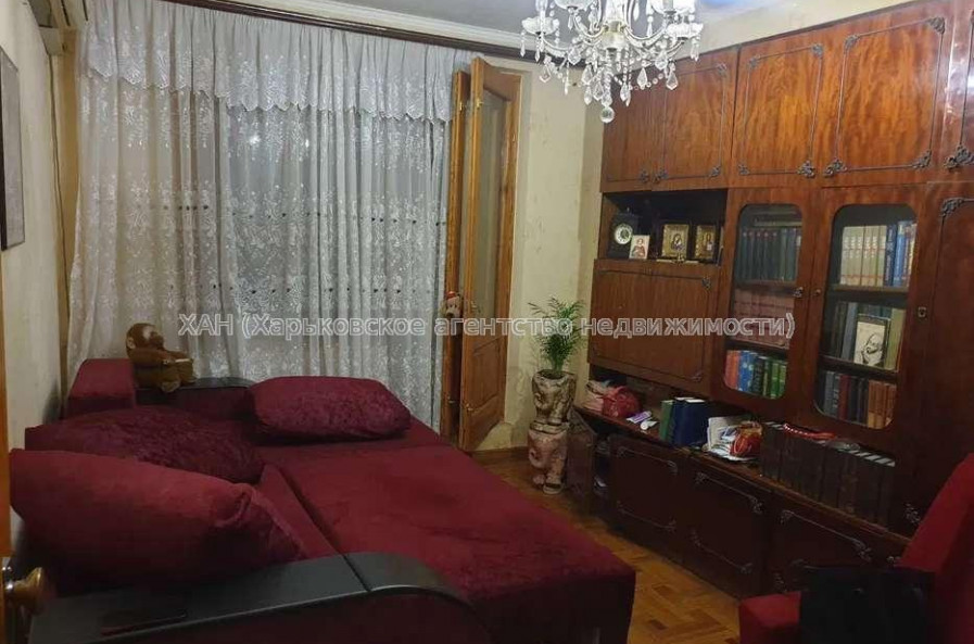 Продам квартиру, Салтовское шоссе , 3 кім., 64 м², косметический ремонт 
