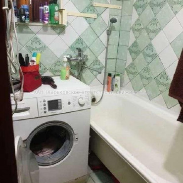 Продам квартиру, Салтовское шоссе , 3  ком., 64 м², косметический ремонт 