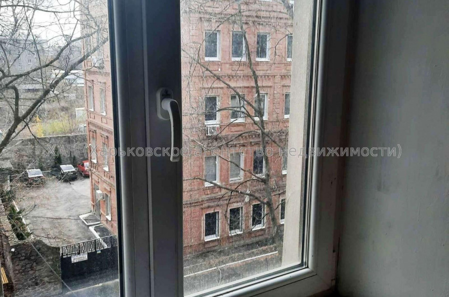 Продам квартиру, Костомаровская ул. , 3  ком., 74 м², советский ремонт 