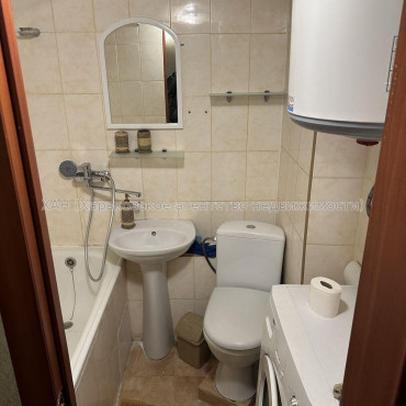 Продам квартиру, Аэрокосмический пр. , 1 кім., 20 м², косметический ремонт 