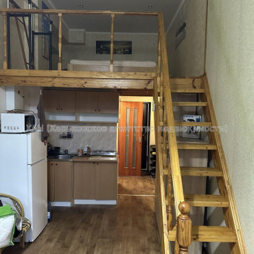 Продам квартиру, Аэрокосмический пр. , 1 кім., 20 м², косметический ремонт 