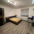Продам квартиру, Мирная ул. , 2 кім., 80 м², капитальный ремонт 