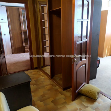 Продам квартиру, Григория Сковороды ул. , 2 кім., 43 м², капитальный ремонт 