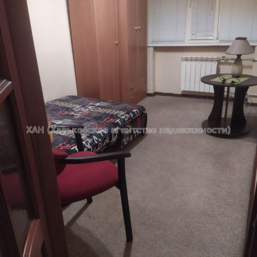 Продам квартиру, Григория Сковороды ул. , 2 кім., 43 м², капитальный ремонт 