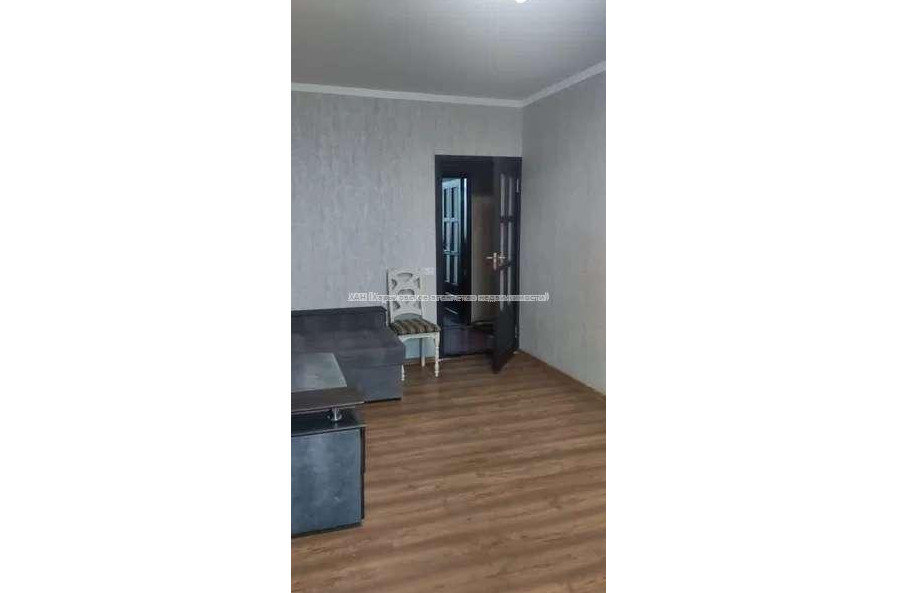 Продам квартиру, Дмитрия Антоновича бул. , 3 кім., 67 м², косметический ремонт 