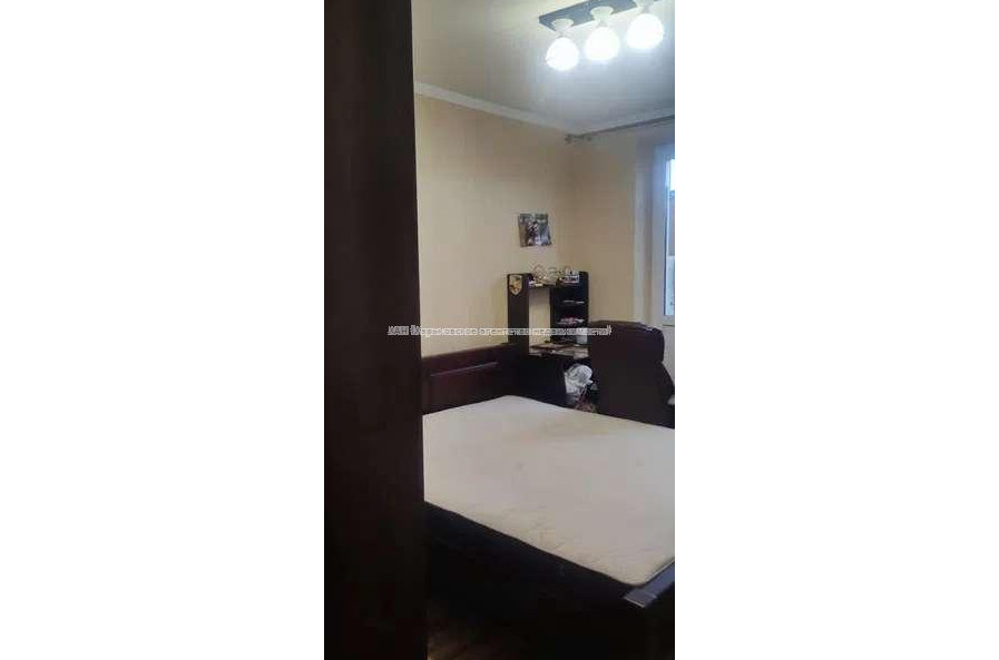 Продам квартиру, Дмитрия Антоновича бул. , 3 кім., 67 м², косметический ремонт 