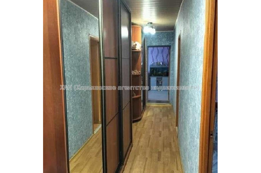 Продам квартиру, Ахсарова Энвера ул. , 4  ком., 86 м², капитальный ремонт 