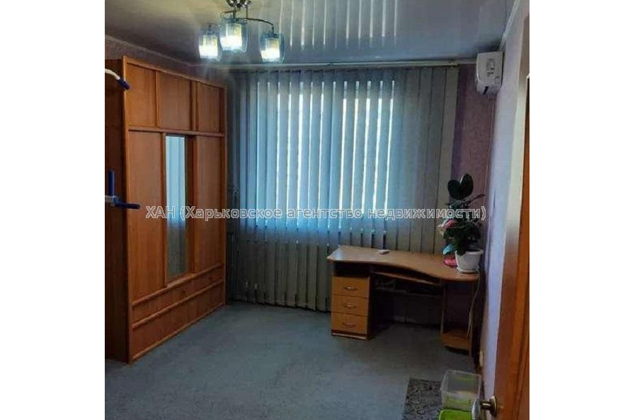 Продам квартиру, Ахсарова Энвера ул. , 4  ком., 86 м², капитальный ремонт 