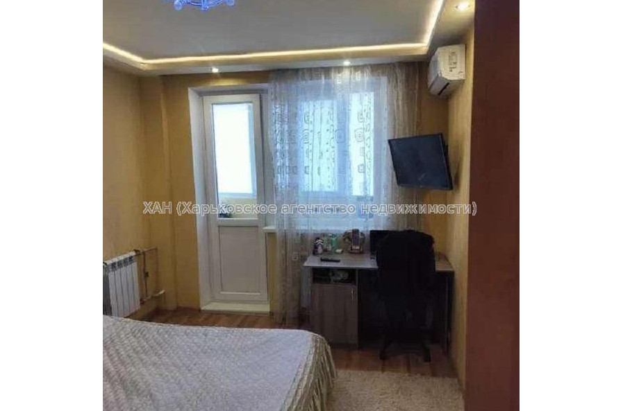 Продам квартиру, Ахсарова Энвера ул. , 4  ком., 86 м², капитальный ремонт 