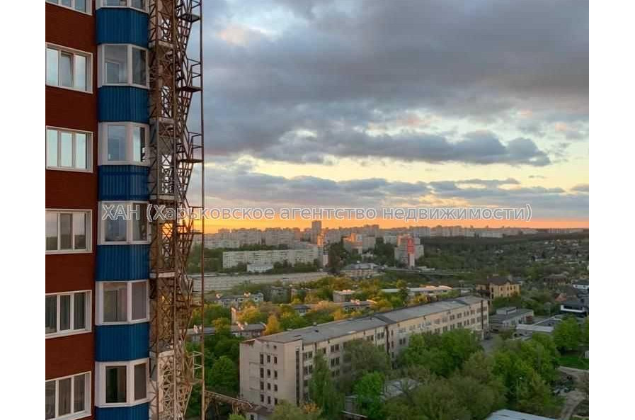 Продам квартиру, Науки просп. , 2 кім., 71 м², евроремонт 