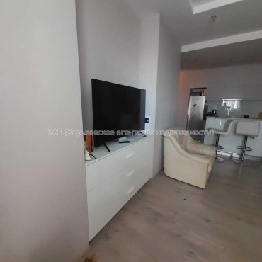 Продам квартиру, Науки просп. , 2  ком., 71 м², евроремонт 