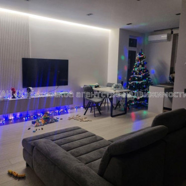 Продам квартиру, Ботаническая ул. , 3  ком., 80 м², евроремонт 