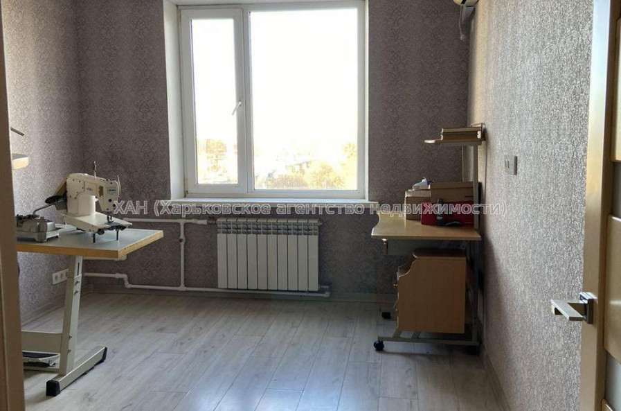 Продам квартиру, Библика ул. , 3  ком., 64 м², капитальный ремонт 