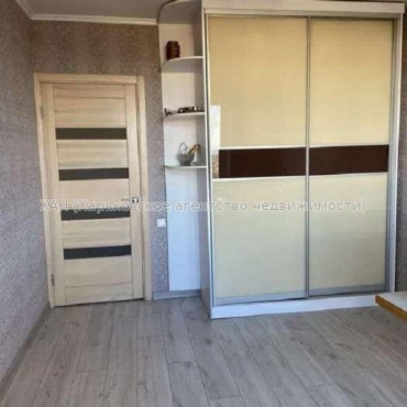 Продам квартиру, Библика ул. , 3 кім., 64 м², капитальный ремонт 