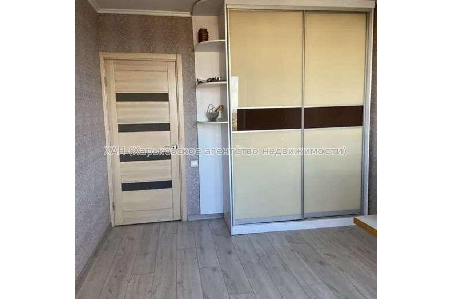 Продам квартиру, Библика ул. , 3  ком., 64 м², капитальный ремонт 