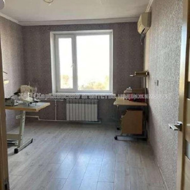 Продам квартиру, Библика ул. , 3 кім., 64 м², капитальный ремонт 