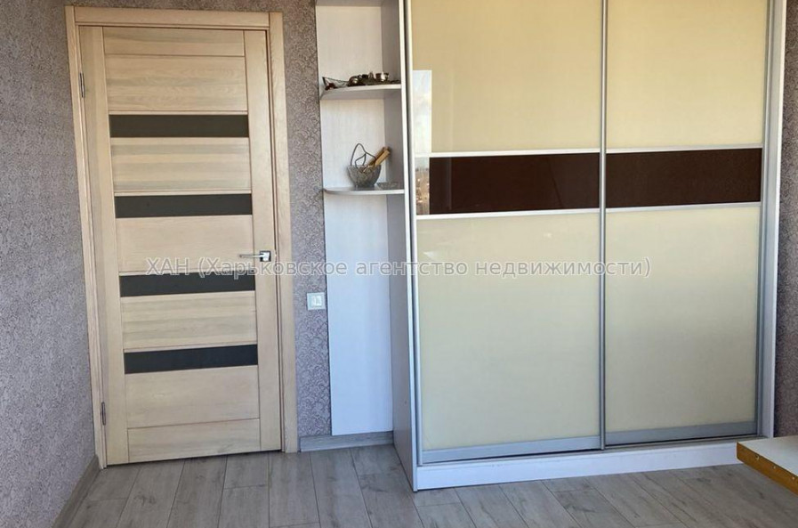Продам квартиру, Библика ул. , 3  ком., 64 м², капитальный ремонт 