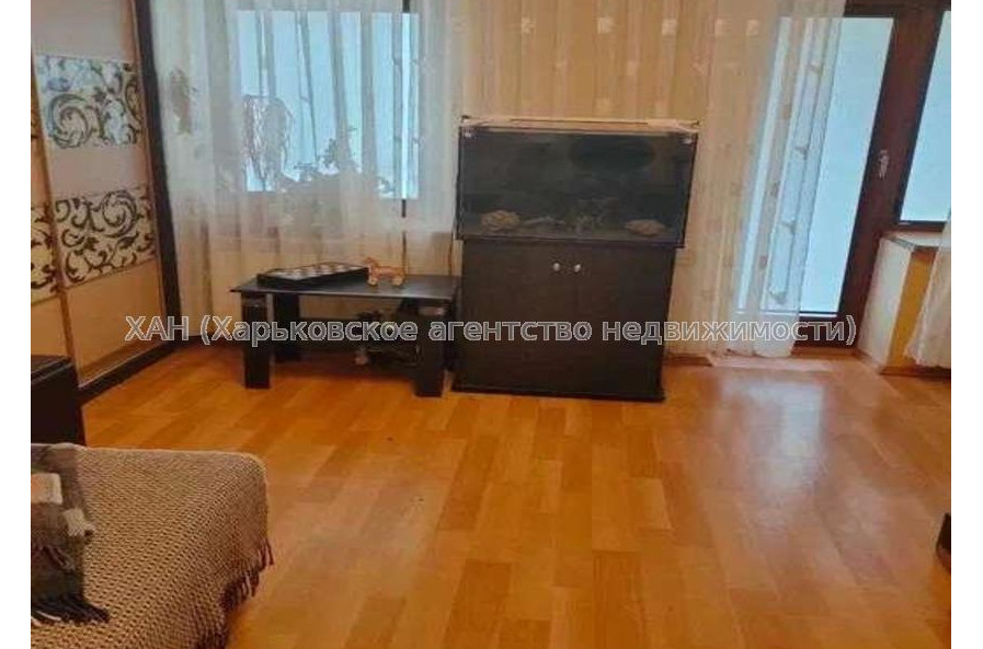 Продам квартиру, Науки просп. , 2 кім., 60 м², косметический ремонт 