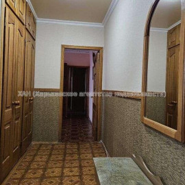 Продам квартиру, Амосова ул. , 3 кім., 73 м², косметический ремонт