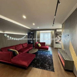 Продам квартиру, Клеменова Дача ул. , 3  ком., 144 м², авторский дизайн