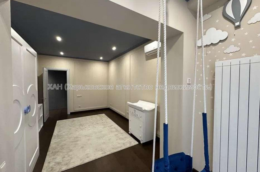 Продам квартиру, Клеменова Дача ул. , 3  ком., 144 м², авторский дизайн 