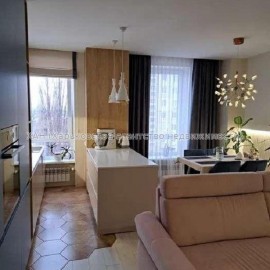 Продам квартиру, Гагарина просп. , 2 кім., 72 м², авторский дизайн