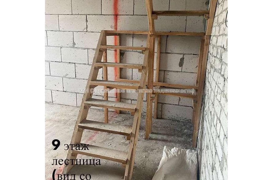 Продам квартиру, Пискуновский пер. , 3  ком., 70 м², без внутренних работ 