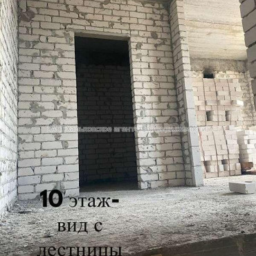 Продам квартиру, Пискуновский пер. , 3  ком., 70 м², без внутренних работ 
