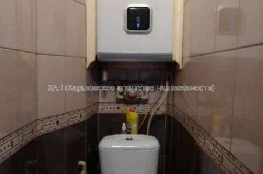 Продам квартиру, Валентиновская ул. , 3 кім., 65 м², капитальный ремонт 