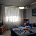 Продам квартиру, Валентиновская ул. , 3 кім., 65 м², капитальный ремонт 