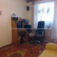 Продам квартиру, Валентиновская ул. , 3 кім., 65 м², капитальный ремонт 