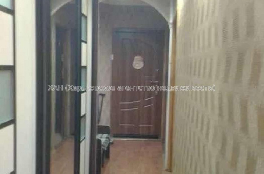 Продам квартиру, Валентиновская ул. , 3 кім., 65 м², капитальный ремонт 