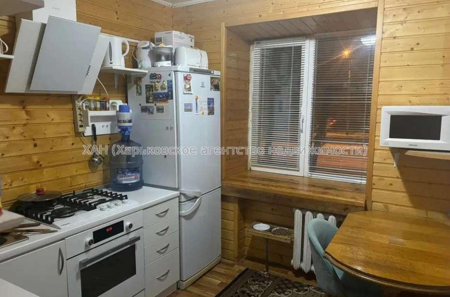 Продам квартиру, Деревянко ул. , 2 кім., 56 м², капитальный ремонт 