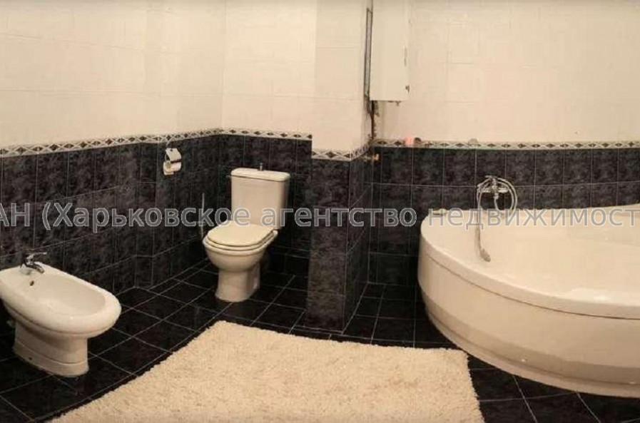 Продам квартиру, Воскресенская ул. , 2 кім., 57 м², капитальный ремонт 