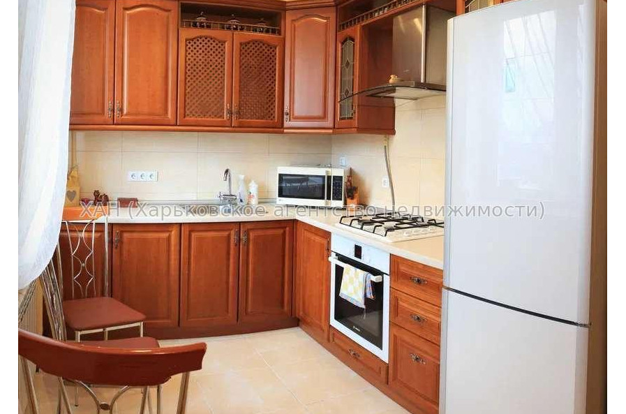 Продам квартиру, Воскресенская ул. , 2 кім., 57 м², капитальный ремонт 