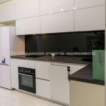 Продам квартиру, Архитекторов ул. , 1 кім., 54 м², евроремонт 