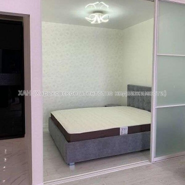 Продам квартиру, Архитекторов ул. , 1 кім., 54 м², евроремонт 