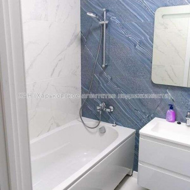 Продам квартиру, Архитекторов ул. , 1 кім., 54 м², евроремонт 