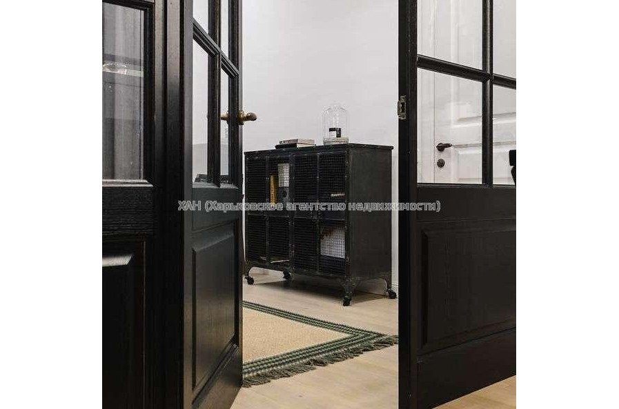 Продам квартиру, Науки просп. , 3  ком., 104 м², авторский дизайн 