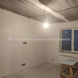 Продам квартиру, Драгоманова ул. , 2 кім., 56 м², без отделочных работ