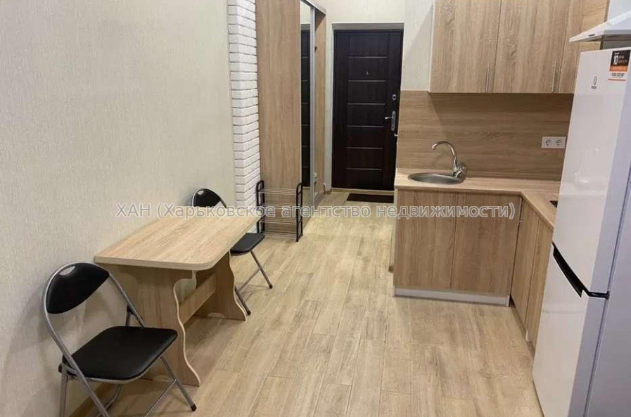 Продам квартиру, Салтовское шоссе , 1 кім., 22 м², капитальный ремонт 