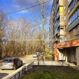 Продам квартиру, Деревянко Алексея ул. , 4  ком., 73 м², без ремонта