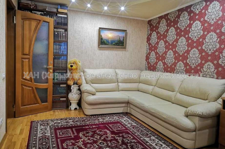 Продам квартиру, Каденюка ул. , 2  ком., 60 м², капитальный ремонт 