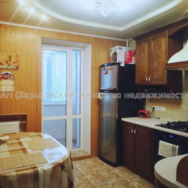 Продам квартиру, Каденюка ул. , 2 кім., 60 м², капитальный ремонт